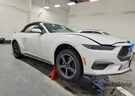 2025 Ford Mustang z USA, uszkodzony, nr VIN 1FAGP8UH9S5127897